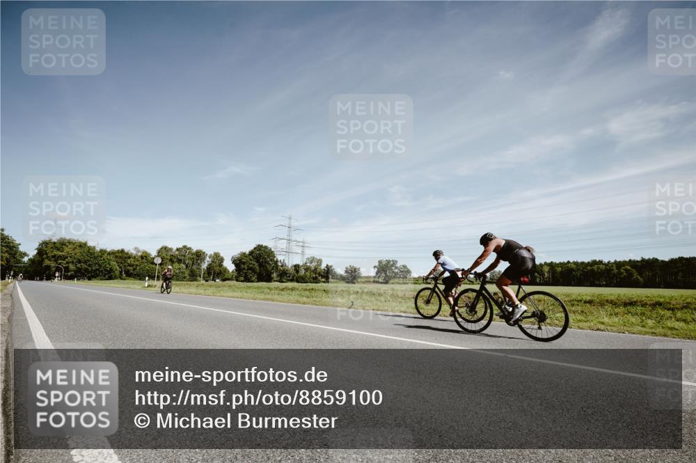 07.09.2025 - 19. Norderstedt Triathlon Michael Burmester http://msf.ph/oto/8859100 07.09.2025 12:39:46 Radfahren  meine-sportfotos.de