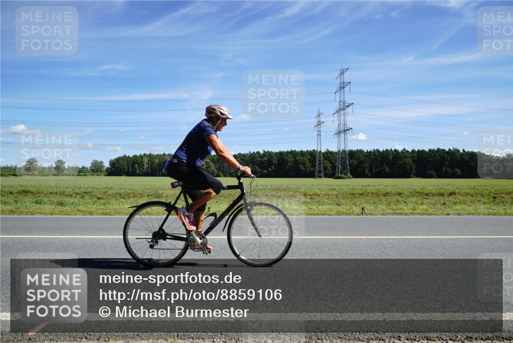 07.09.2025 - 19. Norderstedt Triathlon Michael Burmester http://msf.ph/oto/8859106 07.09.2025 13:27:36 Radfahren 328, 350 meine-sportfotos.de