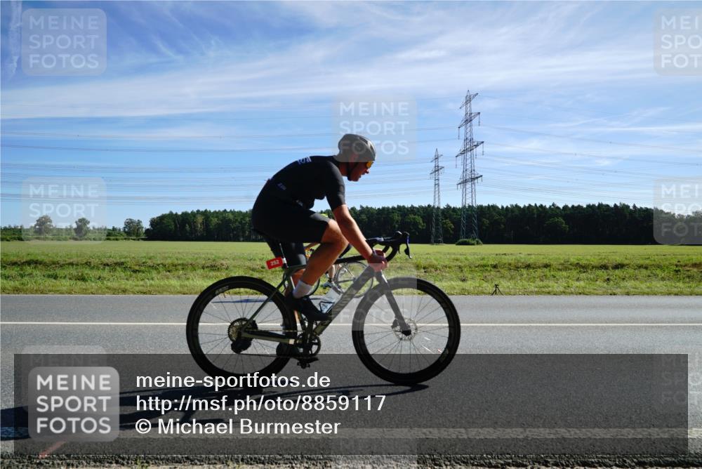 07.09.2025 - 19. Norderstedt Triathlon Michael Burmester http://msf.ph/oto/8859117 07.09.2025 11:35:48 Radfahren 252, 303, 815 meine-sportfotos.de