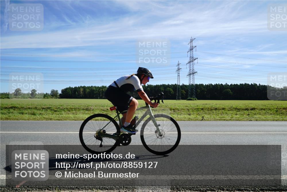 07.09.2025 - 19. Norderstedt Triathlon Michael Burmester http://msf.ph/oto/8859127 07.09.2025 11:35:50 Radfahren 252, 303, 815 meine-sportfotos.de