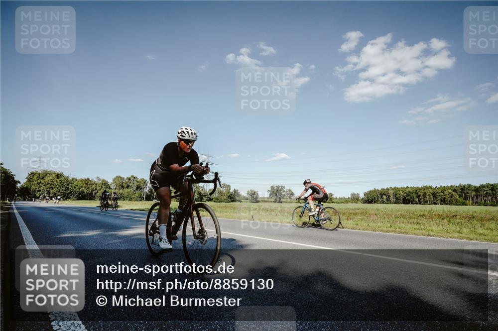 07.09.2025 - 19. Norderstedt Triathlon Michael Burmester http://msf.ph/oto/8859130 07.09.2025 15:44:39 Radfahren 401, 1475 meine-sportfotos.de