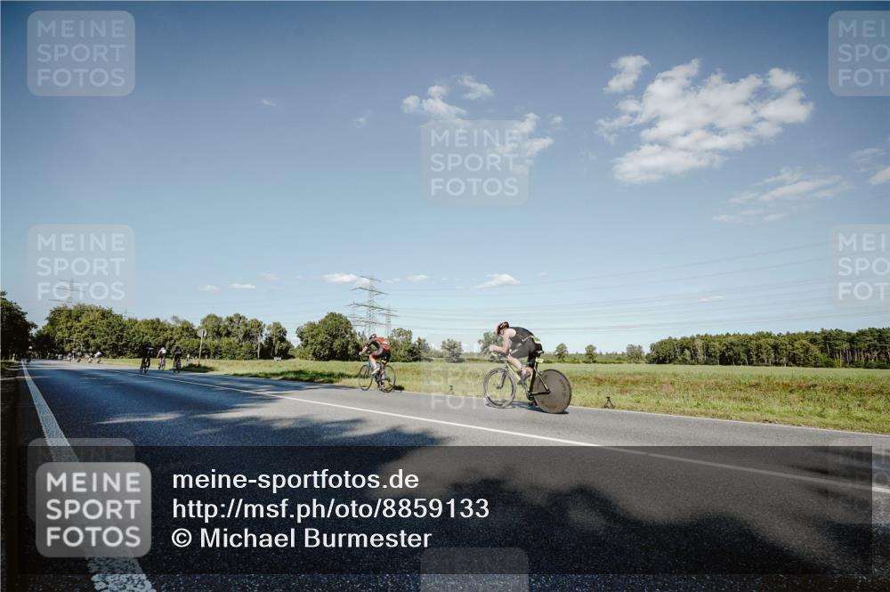 07.09.2025 - 19. Norderstedt Triathlon Michael Burmester http://msf.ph/oto/8859133 07.09.2025 15:44:40 Radfahren 401, 1475 meine-sportfotos.de
