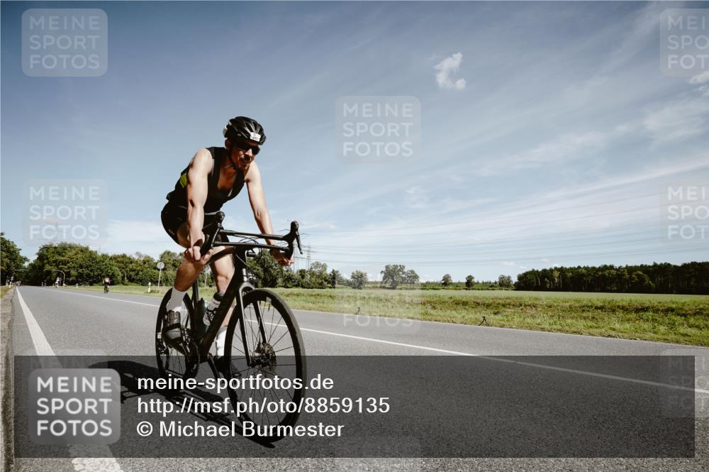 07.09.2025 - 19. Norderstedt Triathlon Michael Burmester http://msf.ph/oto/8859135 07.09.2025 12:40:34 Radfahren 847 meine-sportfotos.de
