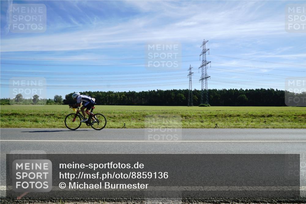 07.09.2025 - 19. Norderstedt Triathlon Michael Burmester http://msf.ph/oto/8859136 07.09.2025 11:35:58 Radfahren 1194, 1265 meine-sportfotos.de