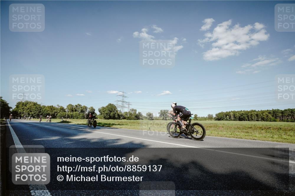 07.09.2025 - 19. Norderstedt Triathlon Michael Burmester http://msf.ph/oto/8859137 07.09.2025 15:44:40 Radfahren 401, 1475 meine-sportfotos.de