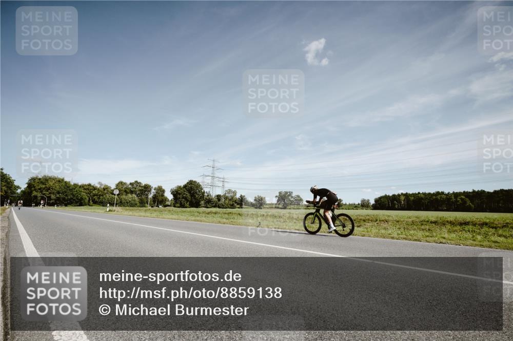 07.09.2025 - 19. Norderstedt Triathlon Michael Burmester http://msf.ph/oto/8859138 07.09.2025 12:40:44 Radfahren  meine-sportfotos.de