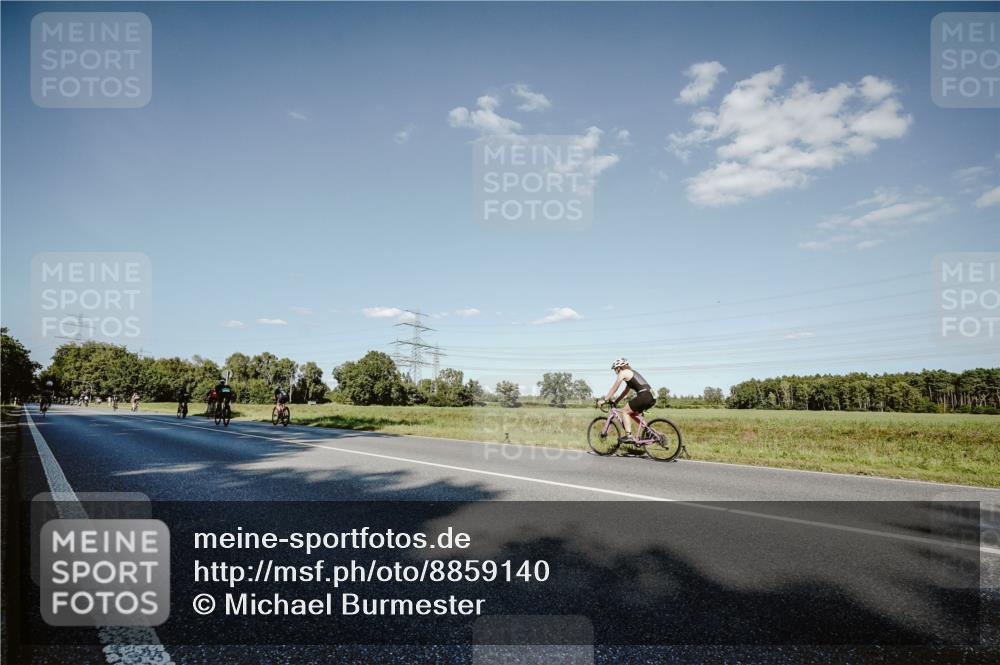 07.09.2025 - 19. Norderstedt Triathlon Michael Burmester http://msf.ph/oto/8859140 07.09.2025 15:44:42 Radfahren 1417, 1475 meine-sportfotos.de