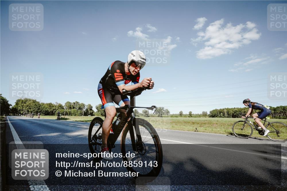 07.09.2025 - 19. Norderstedt Triathlon Michael Burmester http://msf.ph/oto/8859143 07.09.2025 15:44:44 Radfahren 1417 meine-sportfotos.de