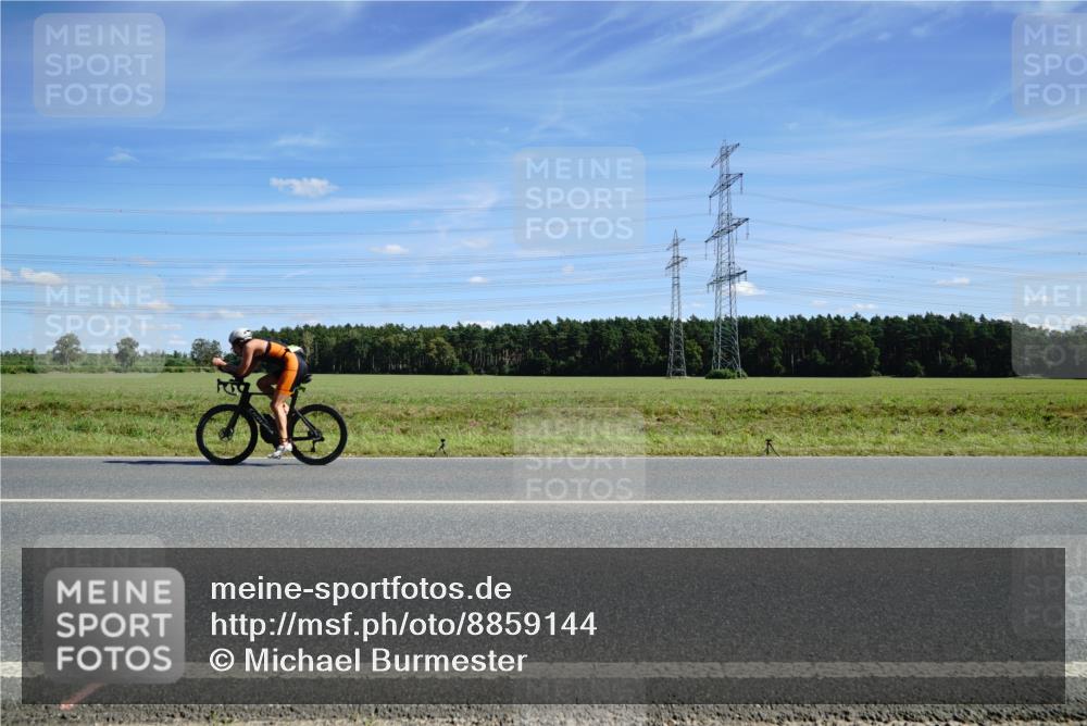 07.09.2025 - 19. Norderstedt Triathlon Michael Burmester http://msf.ph/oto/8859144 07.09.2025 13:29:17 Radfahren  meine-sportfotos.de