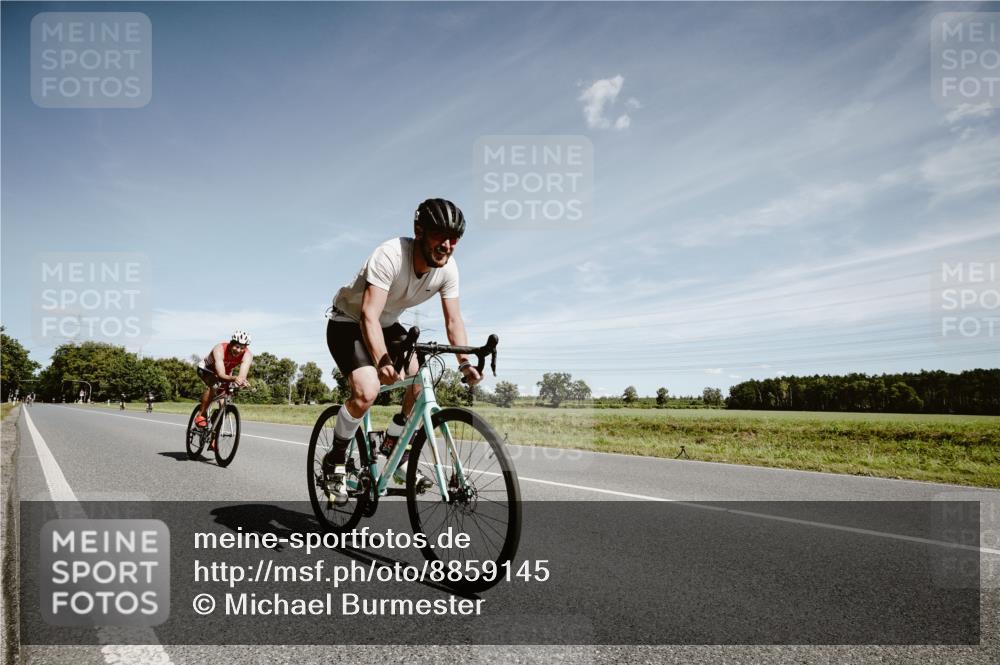 07.09.2025 - 19. Norderstedt Triathlon Michael Burmester http://msf.ph/oto/8859145 07.09.2025 12:40:51 Radfahren 816, 1230 meine-sportfotos.de