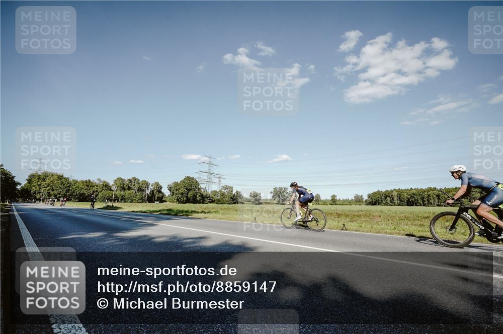 07.09.2025 - 19. Norderstedt Triathlon Michael Burmester http://msf.ph/oto/8859147 07.09.2025 15:44:45 Radfahren 1417 meine-sportfotos.de