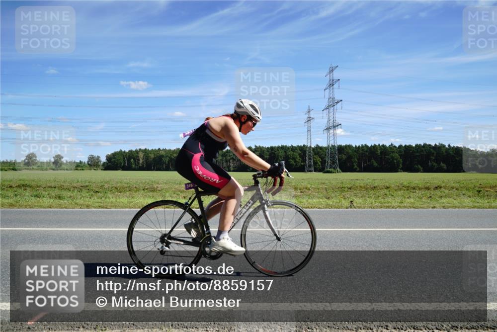 07.09.2025 - 19. Norderstedt Triathlon Michael Burmester http://msf.ph/oto/8859157 07.09.2025 13:29:24 Radfahren 316, 1215 meine-sportfotos.de
