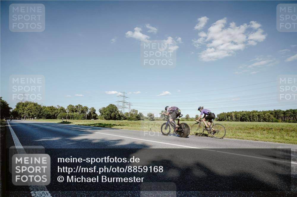 07.09.2025 - 19. Norderstedt Triathlon Michael Burmester http://msf.ph/oto/8859168 07.09.2025 15:44:57 Radfahren 1539 meine-sportfotos.de