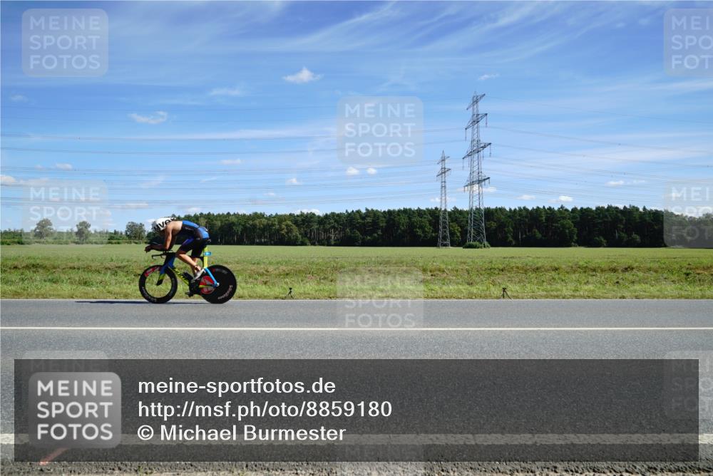 07.09.2025 - 19. Norderstedt Triathlon Michael Burmester http://msf.ph/oto/8859180 07.09.2025 13:30:34 Radfahren  meine-sportfotos.de