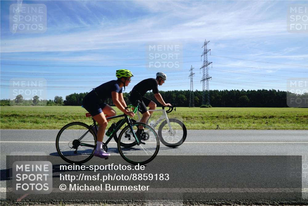 07.09.2025 - 19. Norderstedt Triathlon Michael Burmester http://msf.ph/oto/8859183 07.09.2025 11:36:29 Radfahren 1164, 1320, 1368, 1372 meine-sportfotos.de