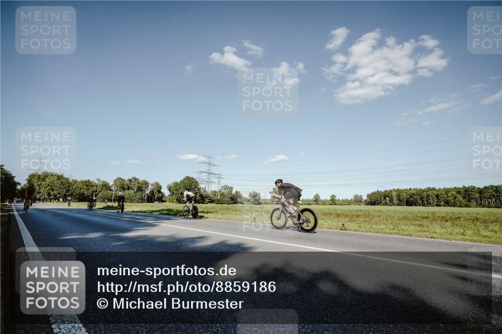 07.09.2025 - 19. Norderstedt Triathlon Michael Burmester http://msf.ph/oto/8859186 07.09.2025 15:45:01 Radfahren 1492 meine-sportfotos.de