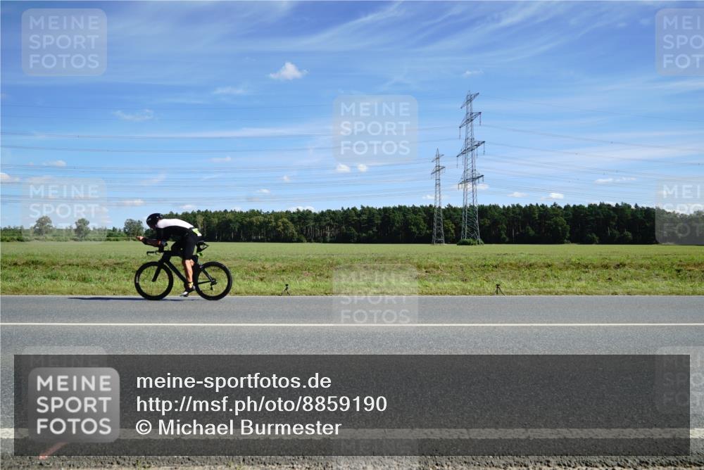 07.09.2025 - 19. Norderstedt Triathlon Michael Burmester http://msf.ph/oto/8859190 07.09.2025 13:30:51 Radfahren  meine-sportfotos.de