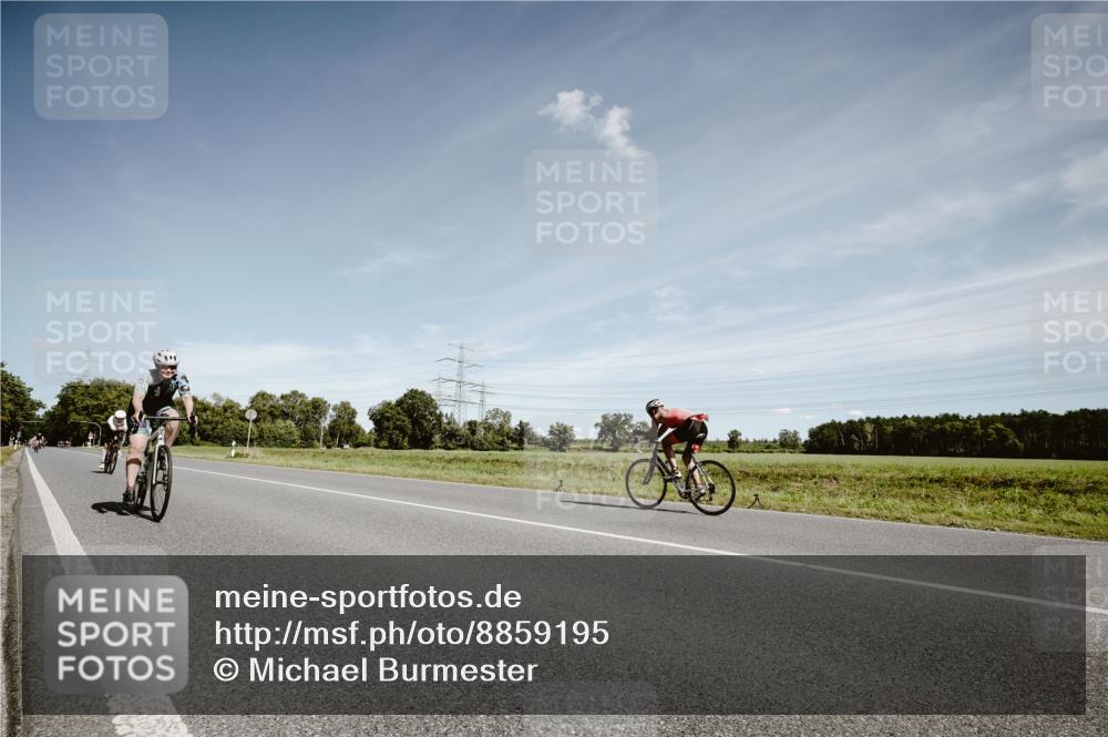 07.09.2025 - 19. Norderstedt Triathlon Michael Burmester http://msf.ph/oto/8859195 07.09.2025 12:41:37 Radfahren 1214, 1366 meine-sportfotos.de