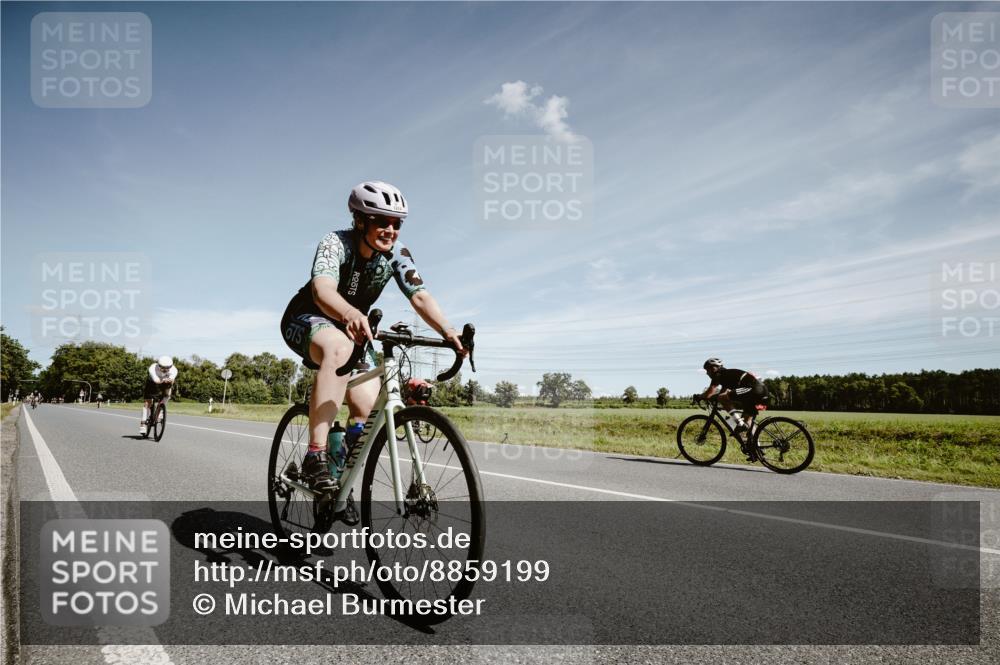 07.09.2025 - 19. Norderstedt Triathlon Michael Burmester http://msf.ph/oto/8859199 07.09.2025 12:41:38 Radfahren 1214, 1366 meine-sportfotos.de