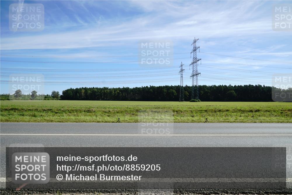 07.09.2025 - 19. Norderstedt Triathlon Michael Burmester http://msf.ph/oto/8859205 07.09.2025 11:36:38 Radfahren 826, 849 meine-sportfotos.de