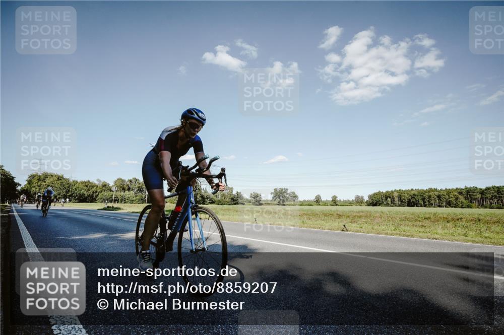 07.09.2025 - 19. Norderstedt Triathlon Michael Burmester http://msf.ph/oto/8859207 07.09.2025 15:45:11 Radfahren 939, 1071, 1470 meine-sportfotos.de
