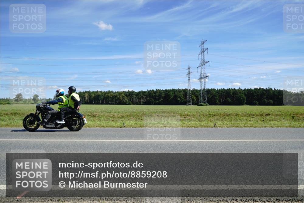 07.09.2025 - 19. Norderstedt Triathlon Michael Burmester http://msf.ph/oto/8859208 07.09.2025 13:32:01 Radfahren  meine-sportfotos.de
