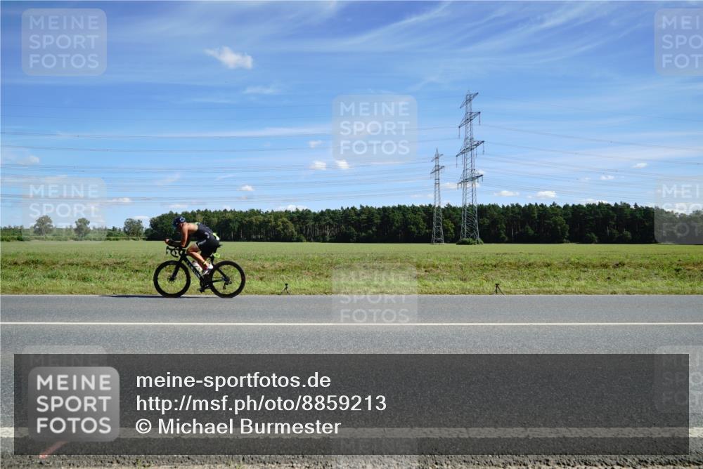07.09.2025 - 19. Norderstedt Triathlon Michael Burmester http://msf.ph/oto/8859213 07.09.2025 13:32:10 Radfahren  meine-sportfotos.de