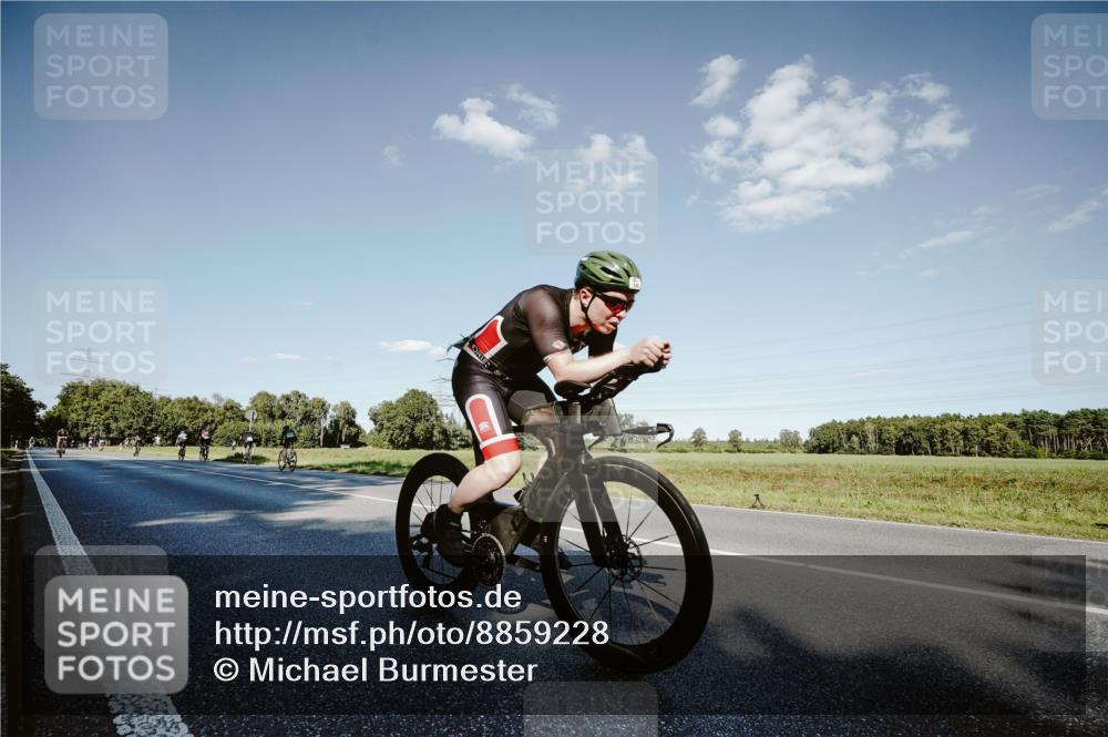 07.09.2025 - 19. Norderstedt Triathlon Michael Burmester http://msf.ph/oto/8859228 07.09.2025 15:45:18 Radfahren 482, 548, 1546 meine-sportfotos.de