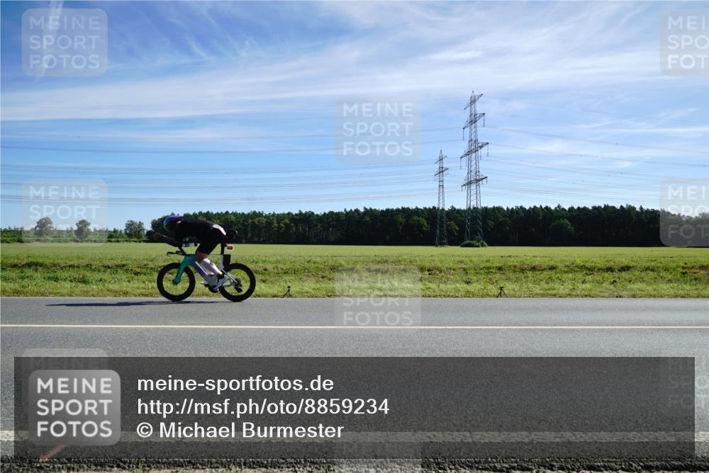 07.09.2025 - 19. Norderstedt Triathlon Michael Burmester http://msf.ph/oto/8859234 07.09.2025 11:36:45 Radfahren 299, 787 meine-sportfotos.de