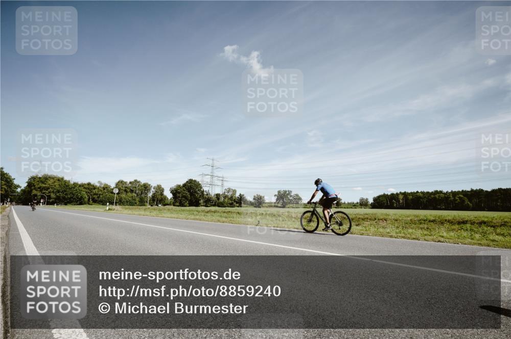 07.09.2025 - 19. Norderstedt Triathlon Michael Burmester http://msf.ph/oto/8859240 07.09.2025 12:42:13 Radfahren 262, 788 meine-sportfotos.de