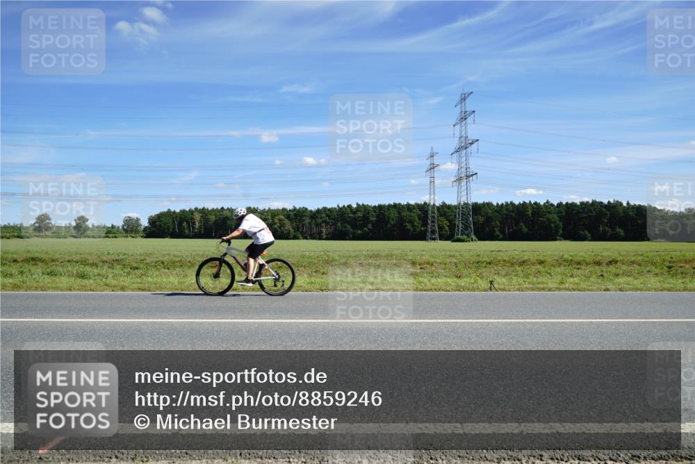 07.09.2025 - 19. Norderstedt Triathlon Michael Burmester http://msf.ph/oto/8859246 07.09.2025 13:33:54 Radfahren  meine-sportfotos.de