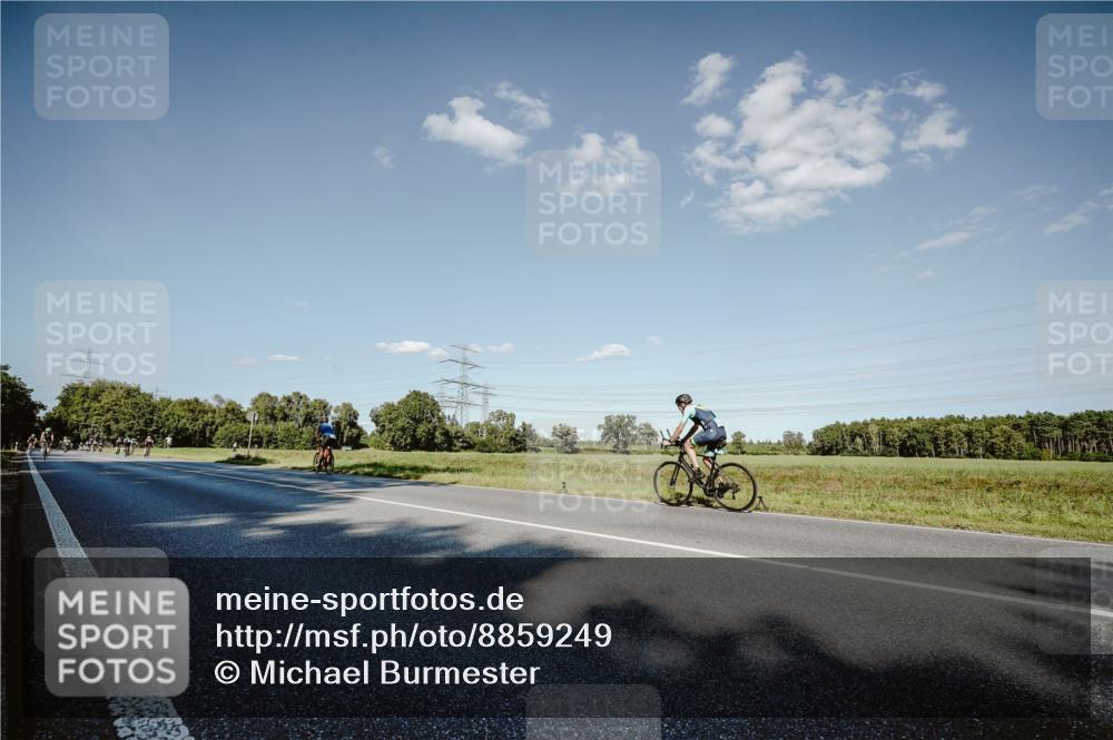 07.09.2025 - 19. Norderstedt Triathlon Michael Burmester http://msf.ph/oto/8859249 07.09.2025 15:45:25 Radfahren  meine-sportfotos.de
