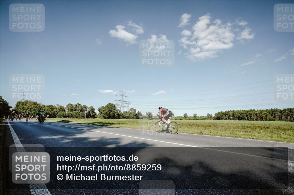 07.09.2025 - 19. Norderstedt Triathlon Michael Burmester http://msf.ph/oto/8859259 07.09.2025 15:45:31 Radfahren 455, 485, 950 meine-sportfotos.de