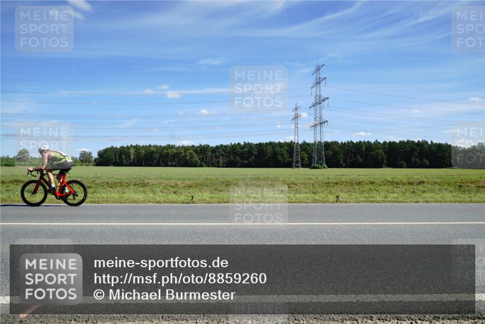 07.09.2025 - 19. Norderstedt Triathlon Michael Burmester http://msf.ph/oto/8859260 07.09.2025 13:34:25 Radfahren  meine-sportfotos.de