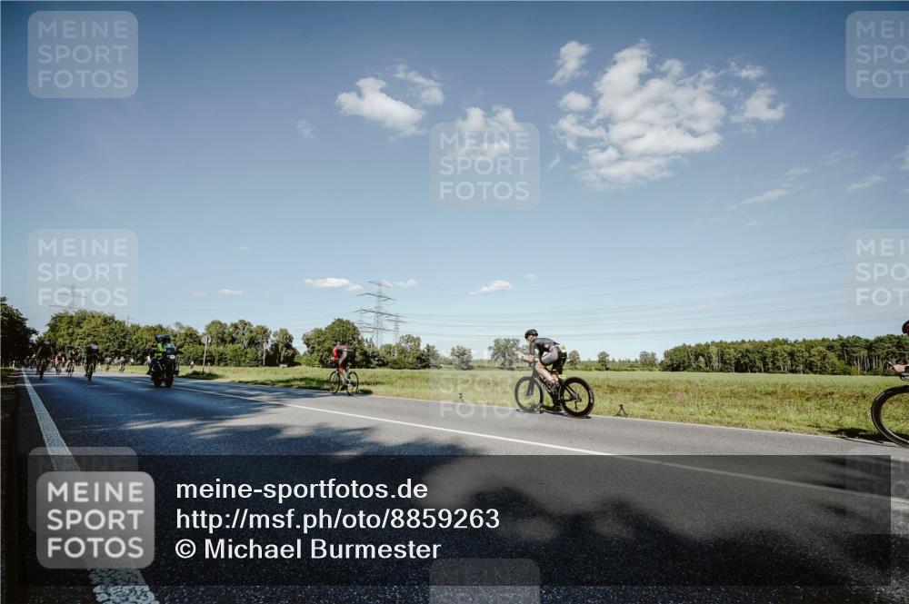 07.09.2025 - 19. Norderstedt Triathlon Michael Burmester http://msf.ph/oto/8859263 07.09.2025 15:45:31 Radfahren 455, 485, 950 meine-sportfotos.de