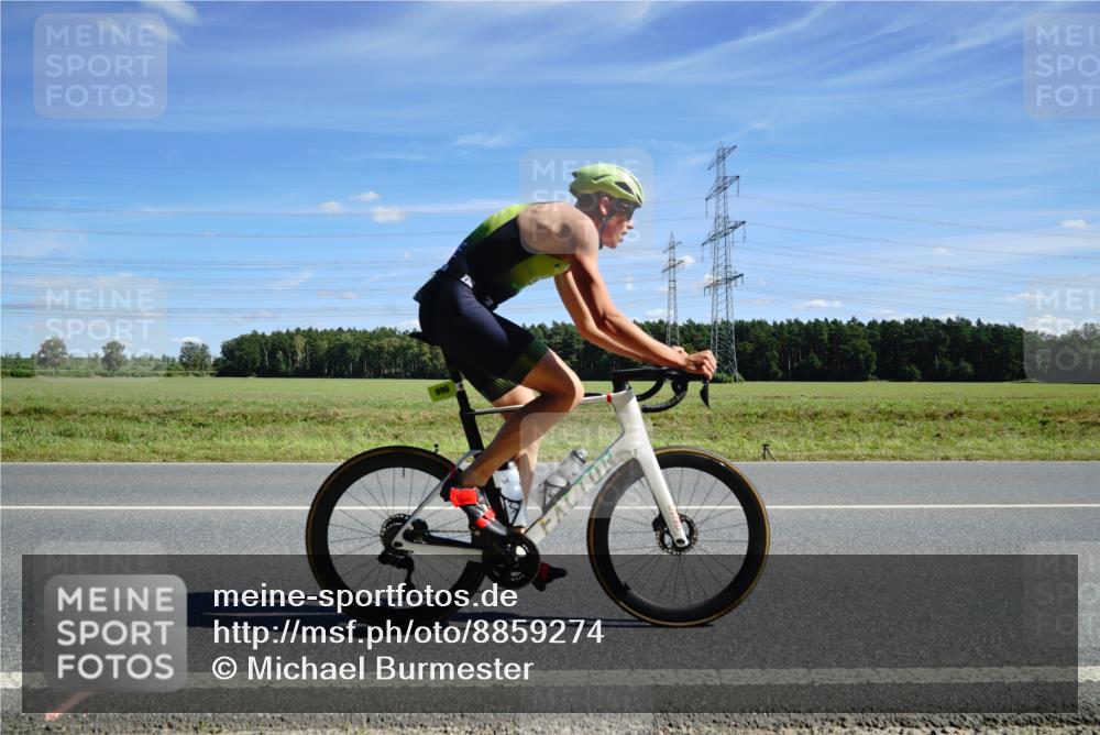07.09.2025 - 19. Norderstedt Triathlon Michael Burmester http://msf.ph/oto/8859274 07.09.2025 13:34:32 Radfahren 996, 1468 meine-sportfotos.de