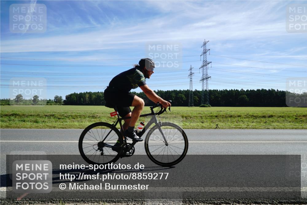 07.09.2025 - 19. Norderstedt Triathlon Michael Burmester http://msf.ph/oto/8859277 07.09.2025 11:37:15 Radfahren 1395 meine-sportfotos.de