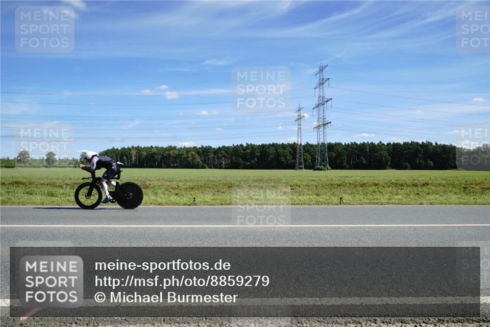 07.09.2025 - 19. Norderstedt Triathlon Michael Burmester http://msf.ph/oto/8859279 07.09.2025 13:34:34 Radfahren 996, 1468 meine-sportfotos.de