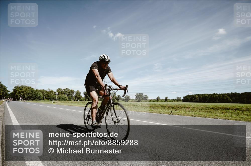 07.09.2025 - 19. Norderstedt Triathlon Michael Burmester http://msf.ph/oto/8859288 07.09.2025 12:42:55 Radfahren 141, 265 meine-sportfotos.de