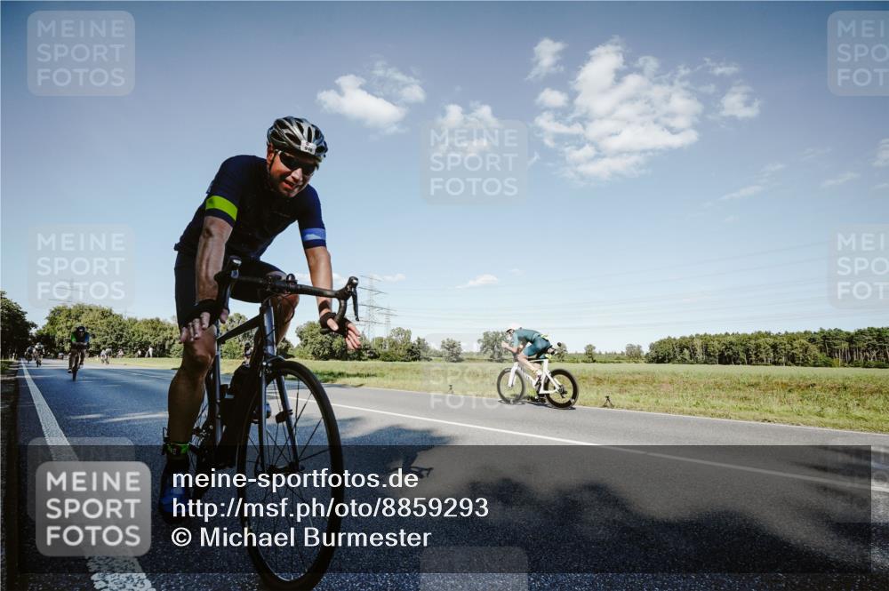 07.09.2025 - 19. Norderstedt Triathlon Michael Burmester http://msf.ph/oto/8859293 07.09.2025 15:45:40 Radfahren 531, 916, 930, 932, 946 meine-sportfotos.de