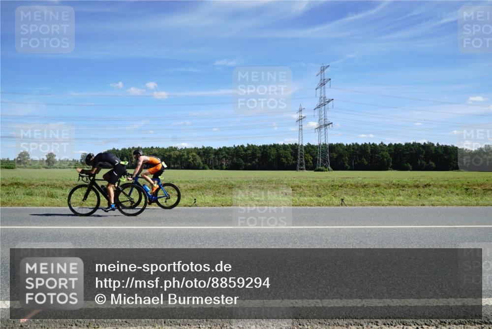 07.09.2025 - 19. Norderstedt Triathlon Michael Burmester http://msf.ph/oto/8859294 07.09.2025 13:35:11 Radfahren 1001 meine-sportfotos.de