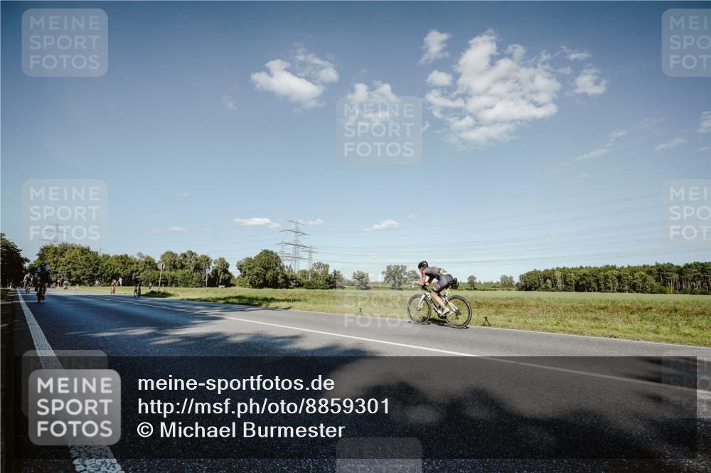 07.09.2025 - 19. Norderstedt Triathlon Michael Burmester http://msf.ph/oto/8859301 07.09.2025 15:45:42 Radfahren 531, 930, 932, 946 meine-sportfotos.de