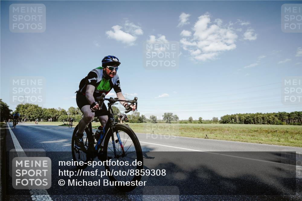 07.09.2025 - 19. Norderstedt Triathlon Michael Burmester http://msf.ph/oto/8859308 07.09.2025 15:45:44 Radfahren 531, 883, 932 meine-sportfotos.de