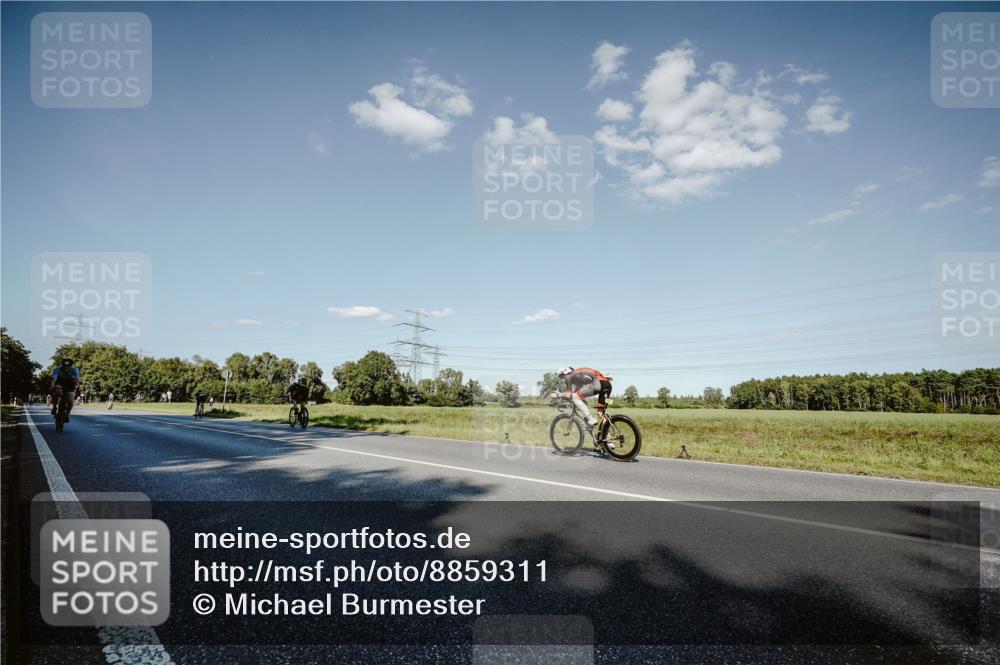 07.09.2025 - 19. Norderstedt Triathlon Michael Burmester http://msf.ph/oto/8859311 07.09.2025 15:45:44 Radfahren 531, 883, 932 meine-sportfotos.de