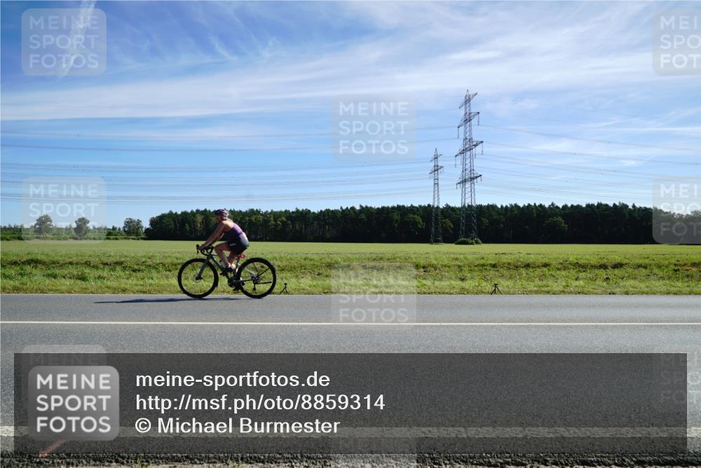07.09.2025 - 19. Norderstedt Triathlon Michael Burmester http://msf.ph/oto/8859314 07.09.2025 11:37:31 Radfahren 149, 278 meine-sportfotos.de
