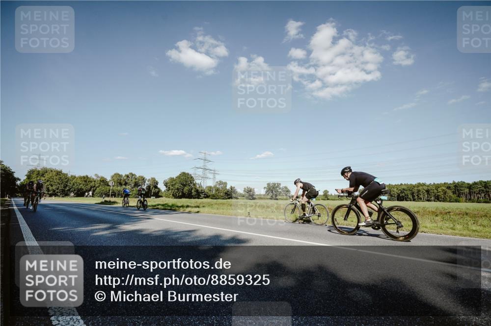 07.09.2025 - 19. Norderstedt Triathlon Michael Burmester http://msf.ph/oto/8859325 07.09.2025 15:45:51 Radfahren 1449, 1527 meine-sportfotos.de