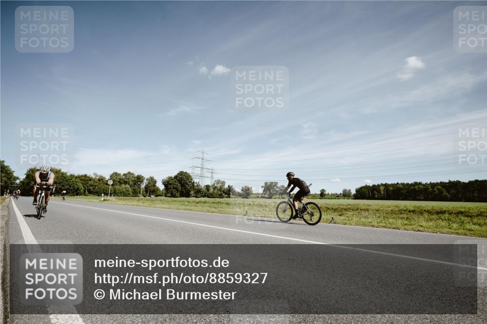 07.09.2025 - 19. Norderstedt Triathlon Michael Burmester http://msf.ph/oto/8859327 07.09.2025 12:43:13 Radfahren 145, 161 meine-sportfotos.de