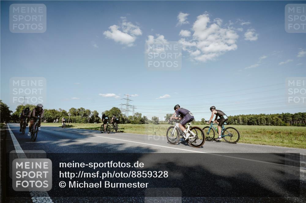 07.09.2025 - 19. Norderstedt Triathlon Michael Burmester http://msf.ph/oto/8859328 07.09.2025 15:45:52 Radfahren 1449, 1527 meine-sportfotos.de
