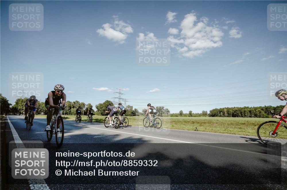 07.09.2025 - 19. Norderstedt Triathlon Michael Burmester http://msf.ph/oto/8859332 07.09.2025 15:45:52 Radfahren 1449, 1527 meine-sportfotos.de