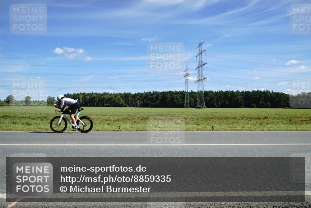 07.09.2025 - 19. Norderstedt Triathlon Michael Burmester http://msf.ph/oto/8859335 07.09.2025 13:36:00 Radfahren  meine-sportfotos.de
